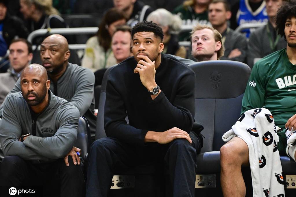 曝字母哥去年曾与雄鹿表达过分手 管理层选择继续冲冠